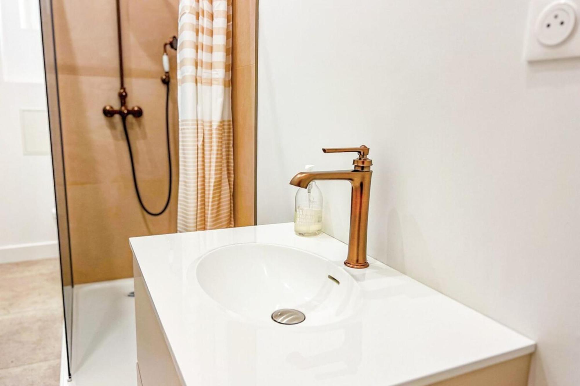 Apartment Hyacinthe - Elevator Wifi - By Tgb